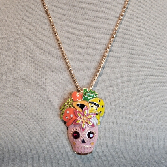 no name Jewelry - NWT PINK SUGAR SKULL STATEMENT NECKLACE